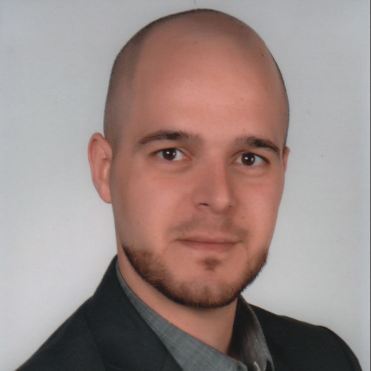 Raúl Fernández