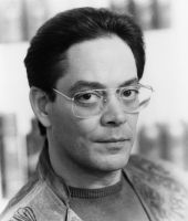 Raul Julia