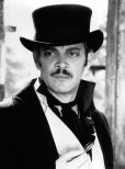 Raul Julia