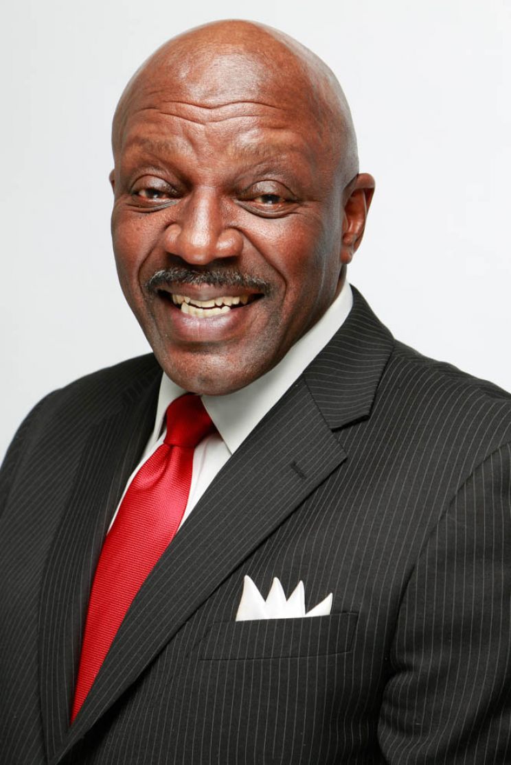 Raymond Bailey