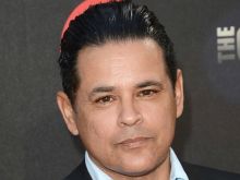 Raymond Cruz photo