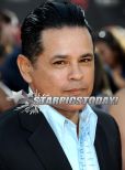 Raymond Cruz