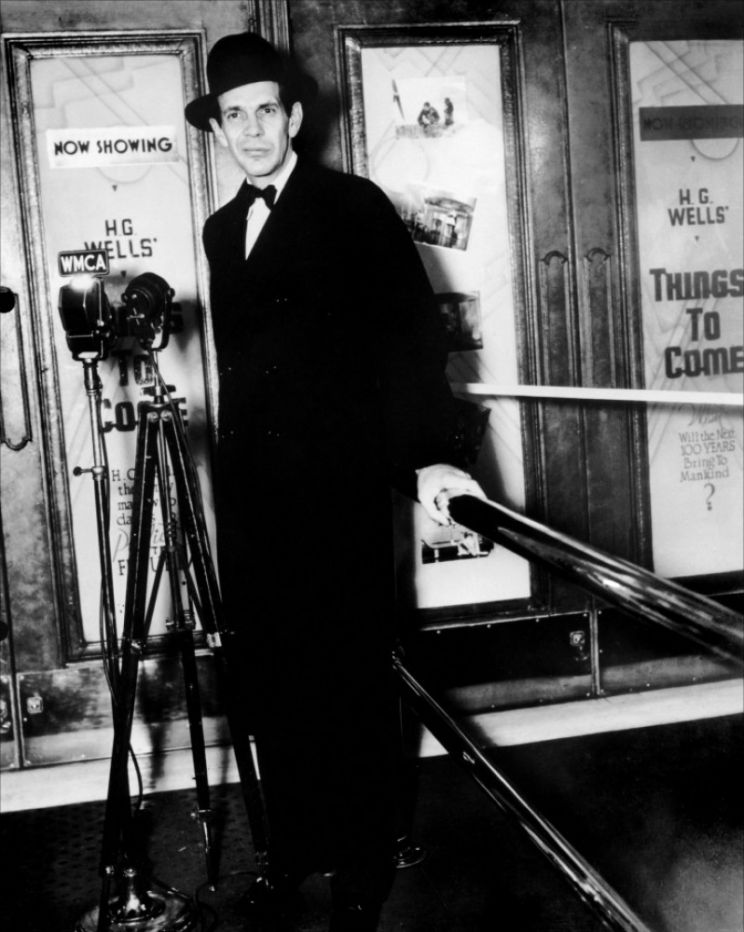 Raymond Massey