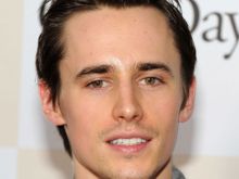 Reeve Carney