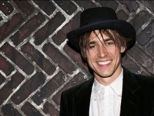 Reeve Carney