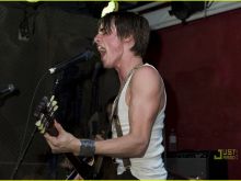 Reeve Carney