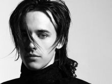 Reeve Carney