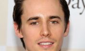 Reeve Carney