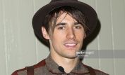 Reeve Carney