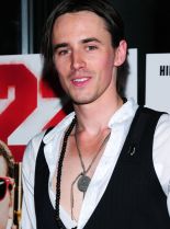 Reeve Carney