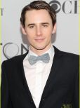 Reeve Carney