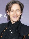 Reeve Carney