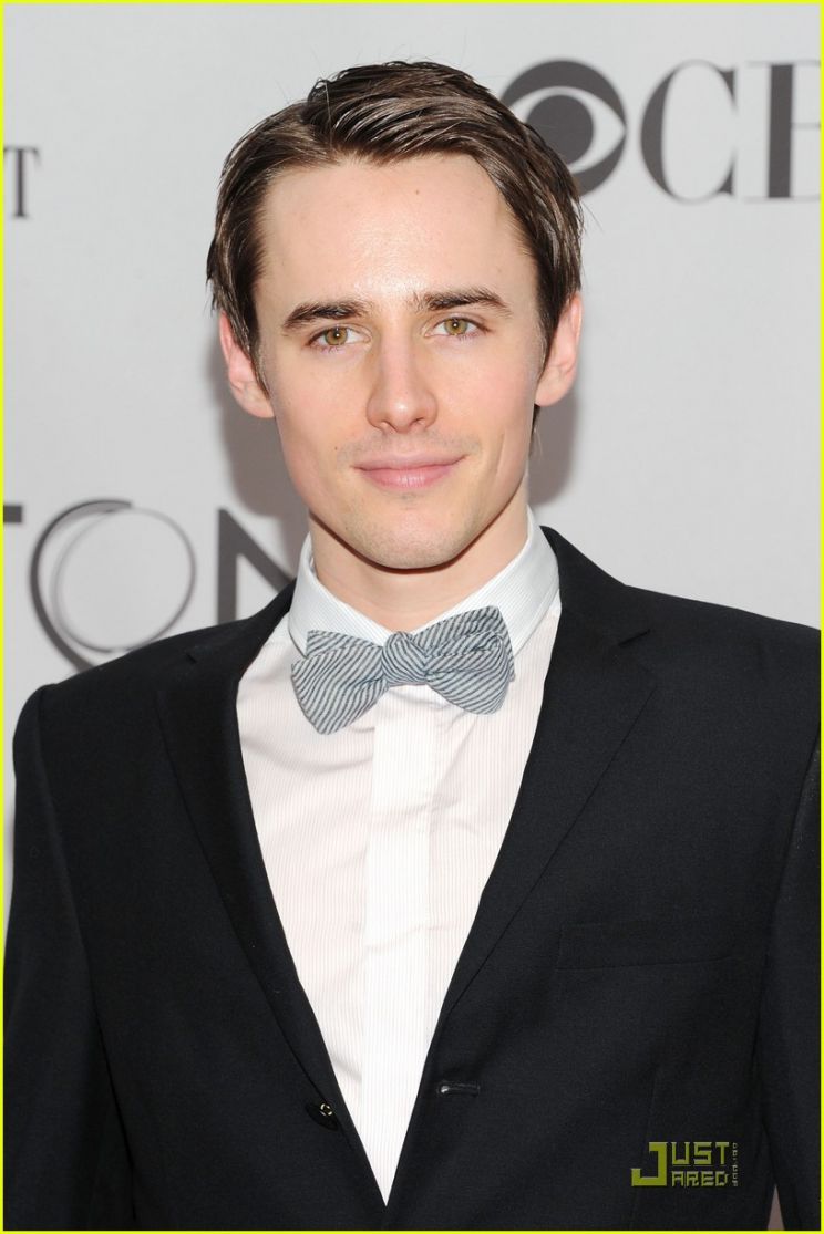 Reeve Carney