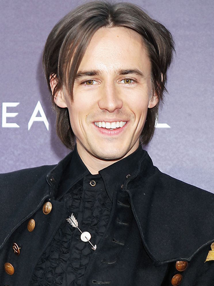 Reeve Carney