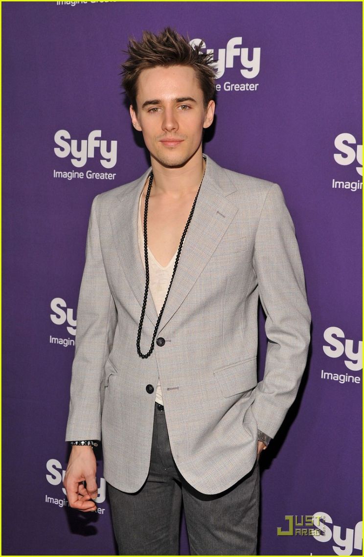 Reeve Carney