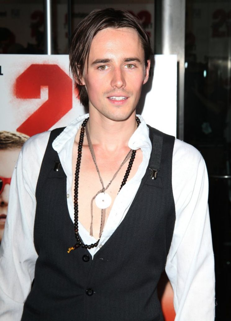 Reeve Carney