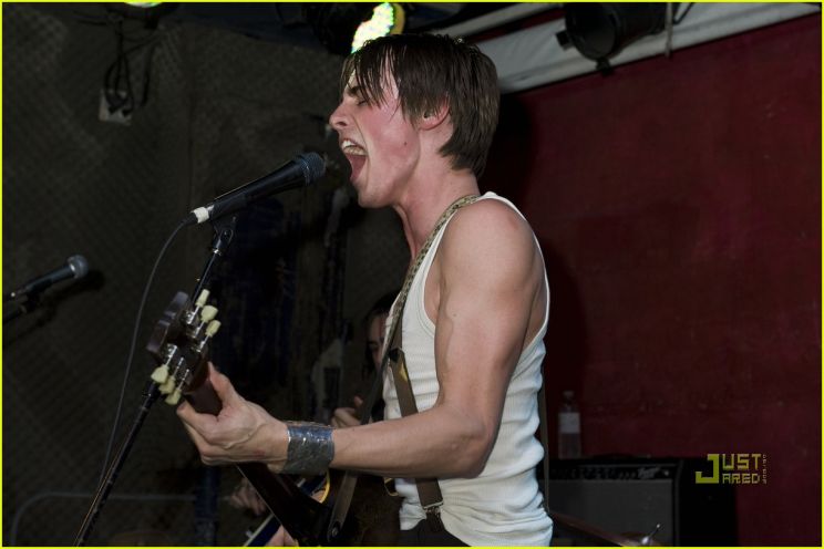 Reeve Carney