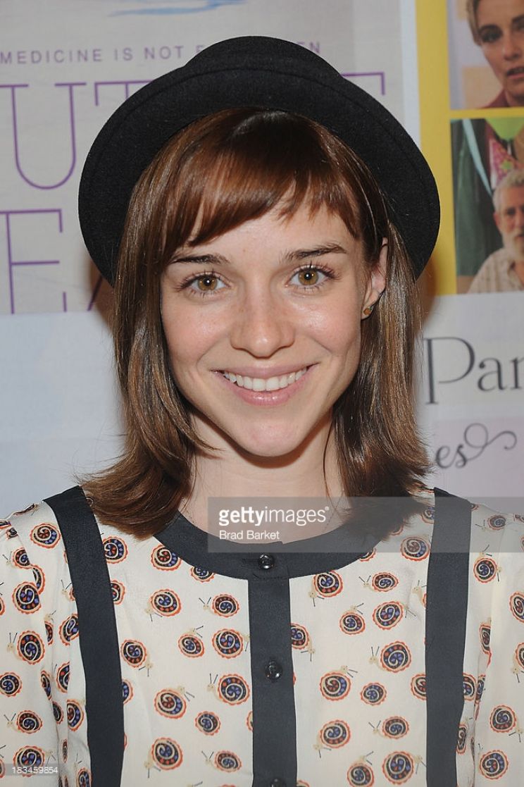 Renée Felice Smith