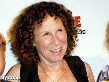 Rhea Perlman