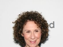 Rhea Perlman