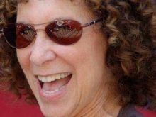 Rhea Perlman