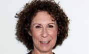 Rhea Perlman