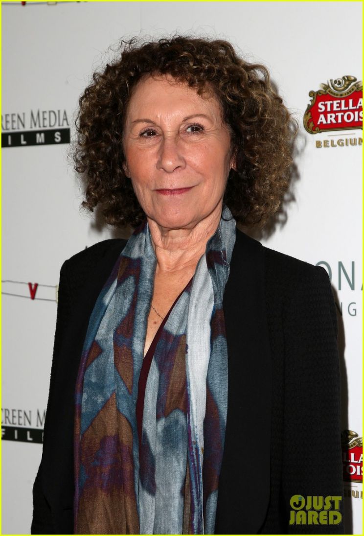 Rhea Perlman