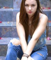 Rhiannon Leigh Wryn