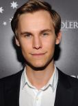 Rhys Wakefield