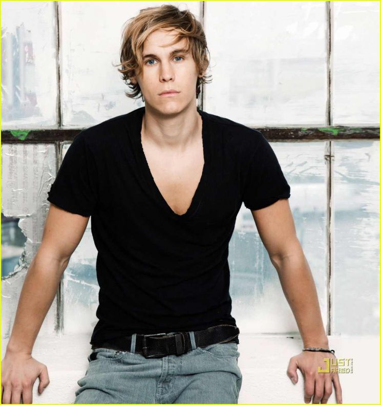 Rhys Wakefield