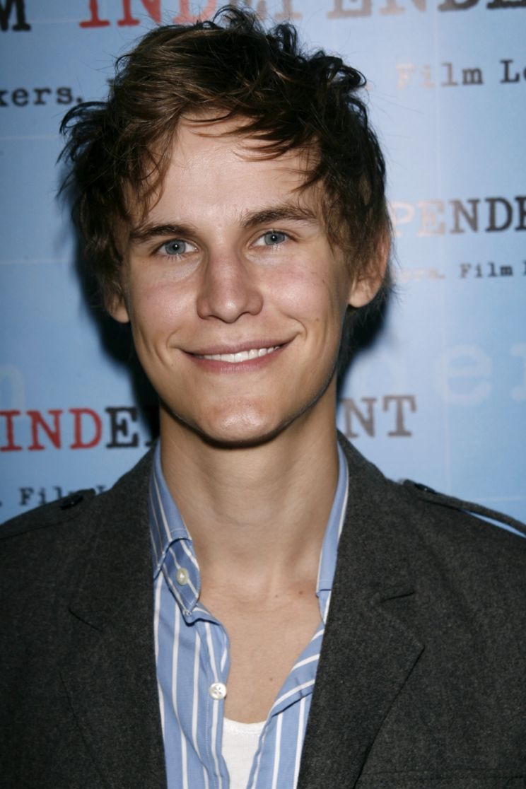 Rhys Wakefield