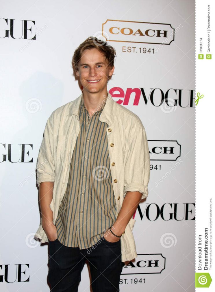 Rhys Wakefield