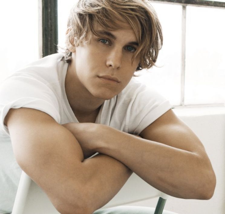 Rhys Wakefield