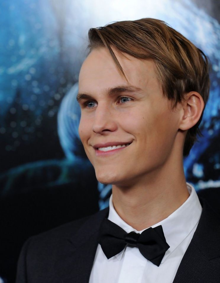 Rhys Wakefield