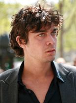 Riccardo Scamarcio photo