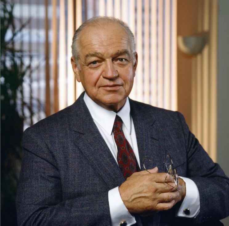Richard Dysart