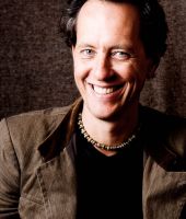 Richard E. Grant