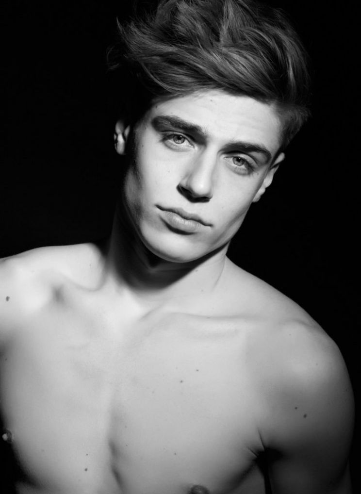 Riley Neldam