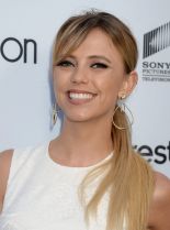 Riley Voelkel photo
