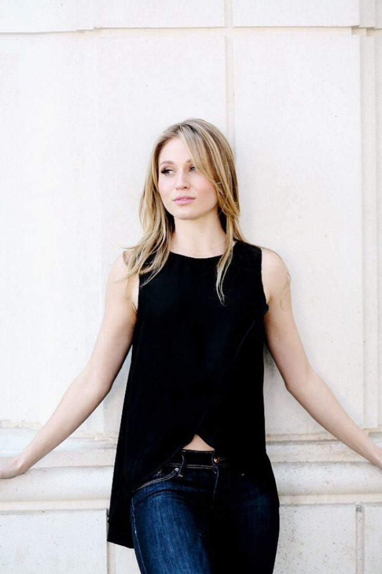 Rita Volk
