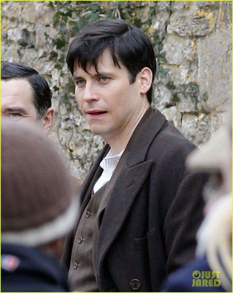 Rob James-Collier