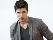 Robbie Amell