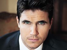 Robbie Amell