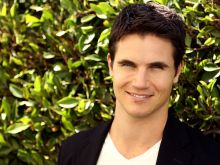 Robbie Amell