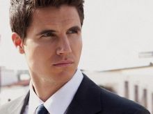 Robbie Amell