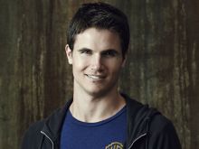 Robbie Amell