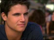 Robbie Amell