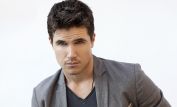 Robbie Amell