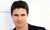 Robbie Amell