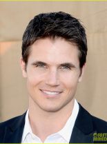 Robbie Amell